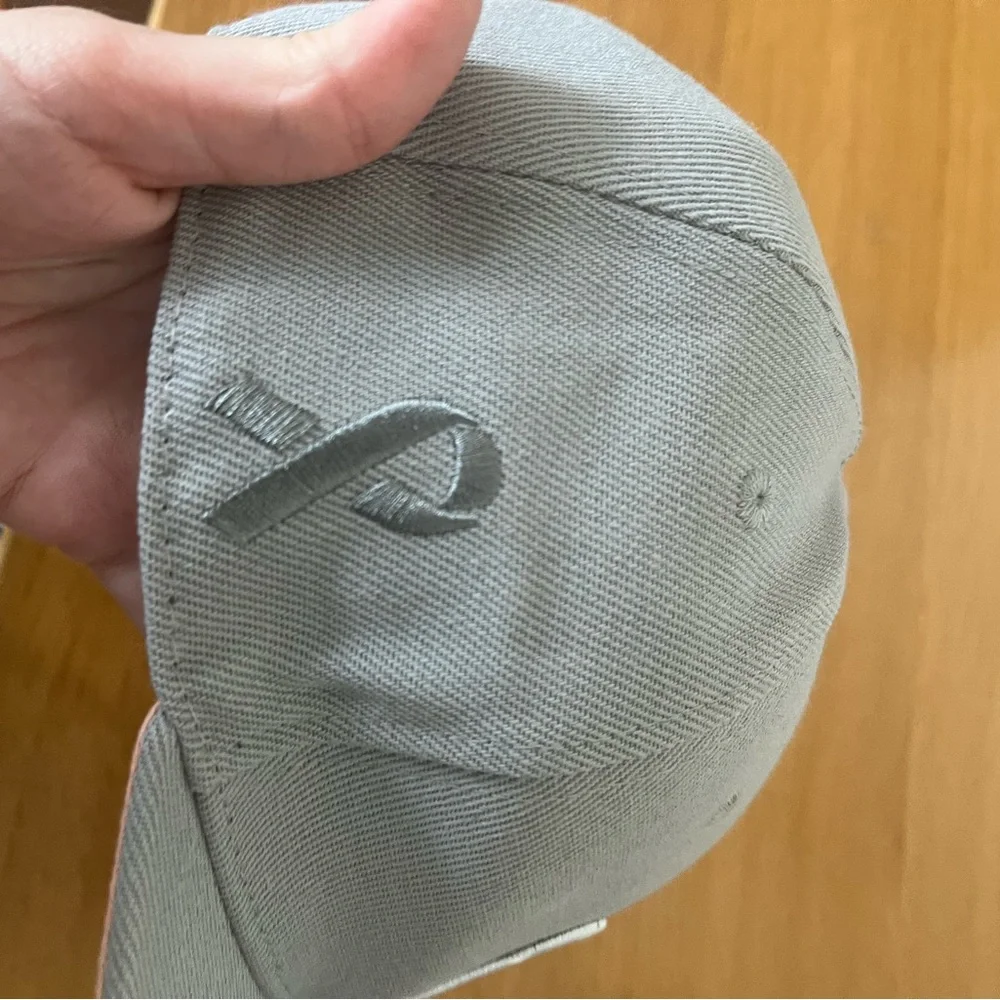 Never Worn Limited Edition Gray Washington Nationals Baseball Cap - Picture 2 of 3